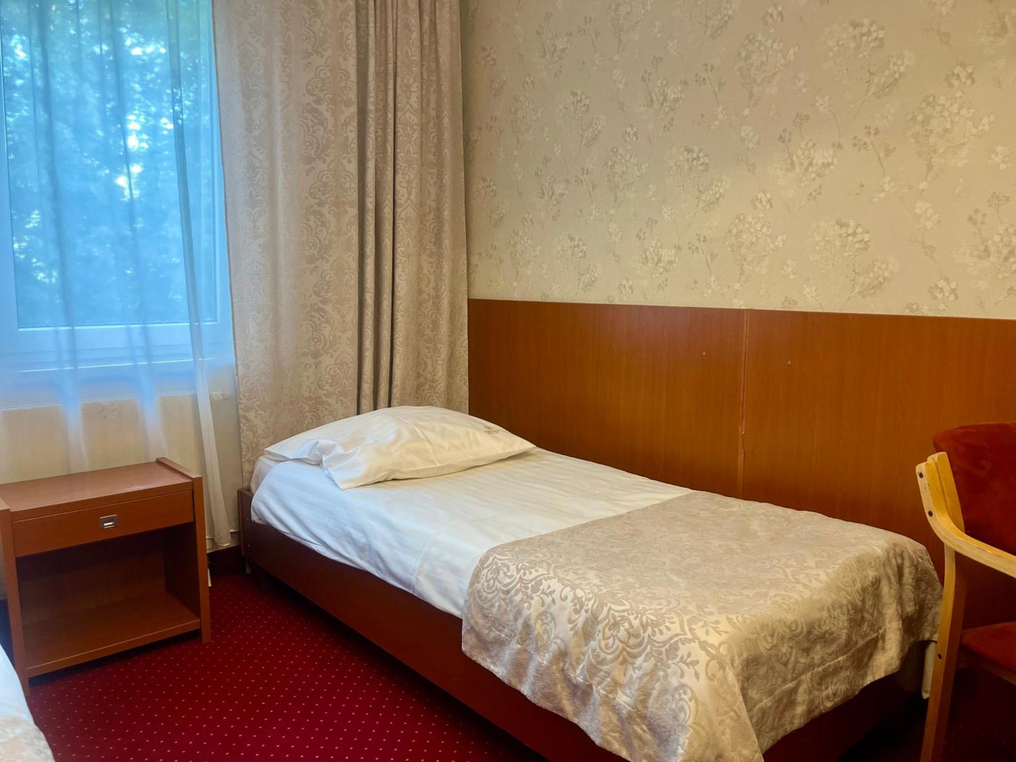 Hotel Albatros Serwy Екстериор снимка