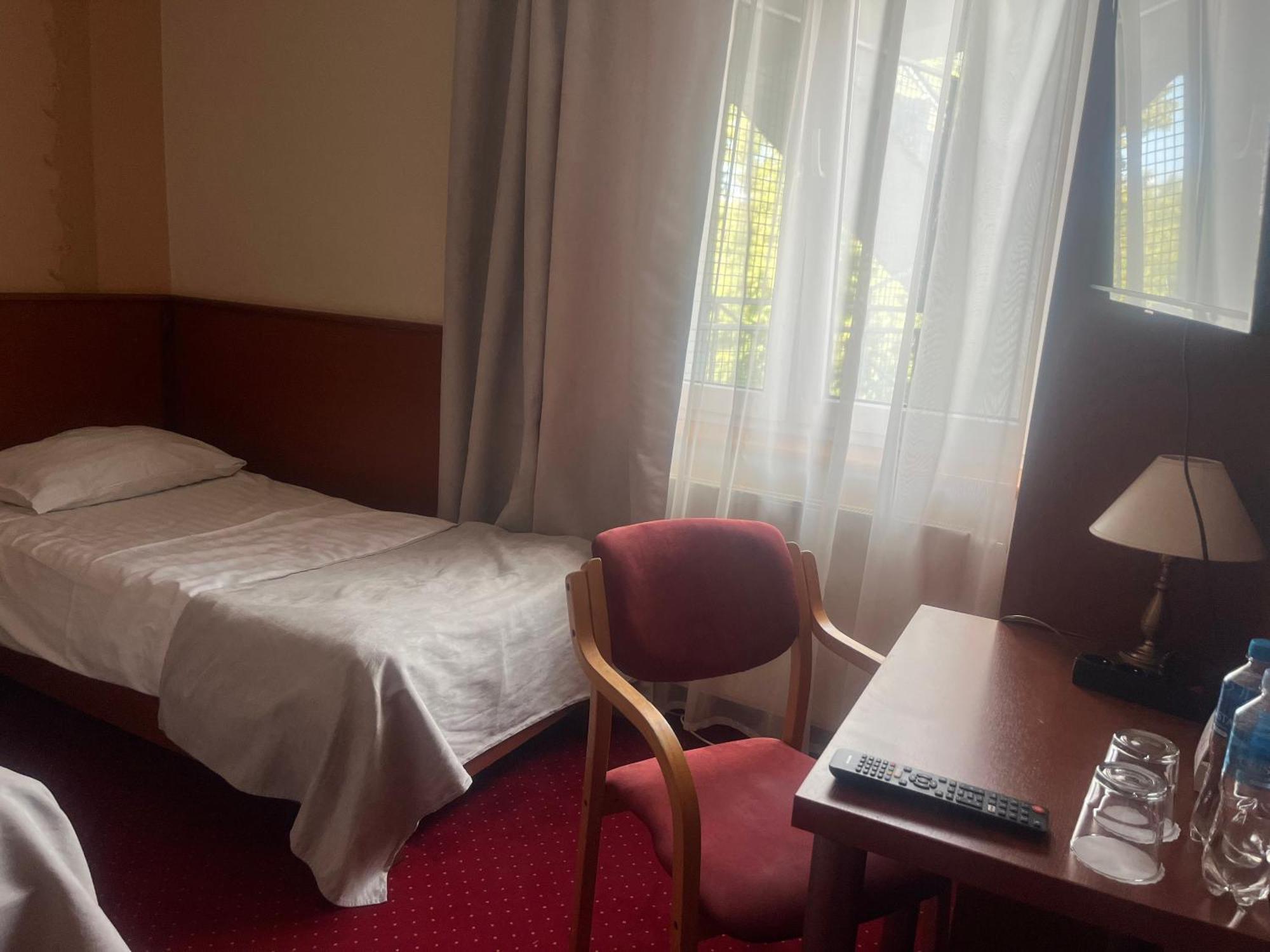 Hotel Albatros Serwy Екстериор снимка