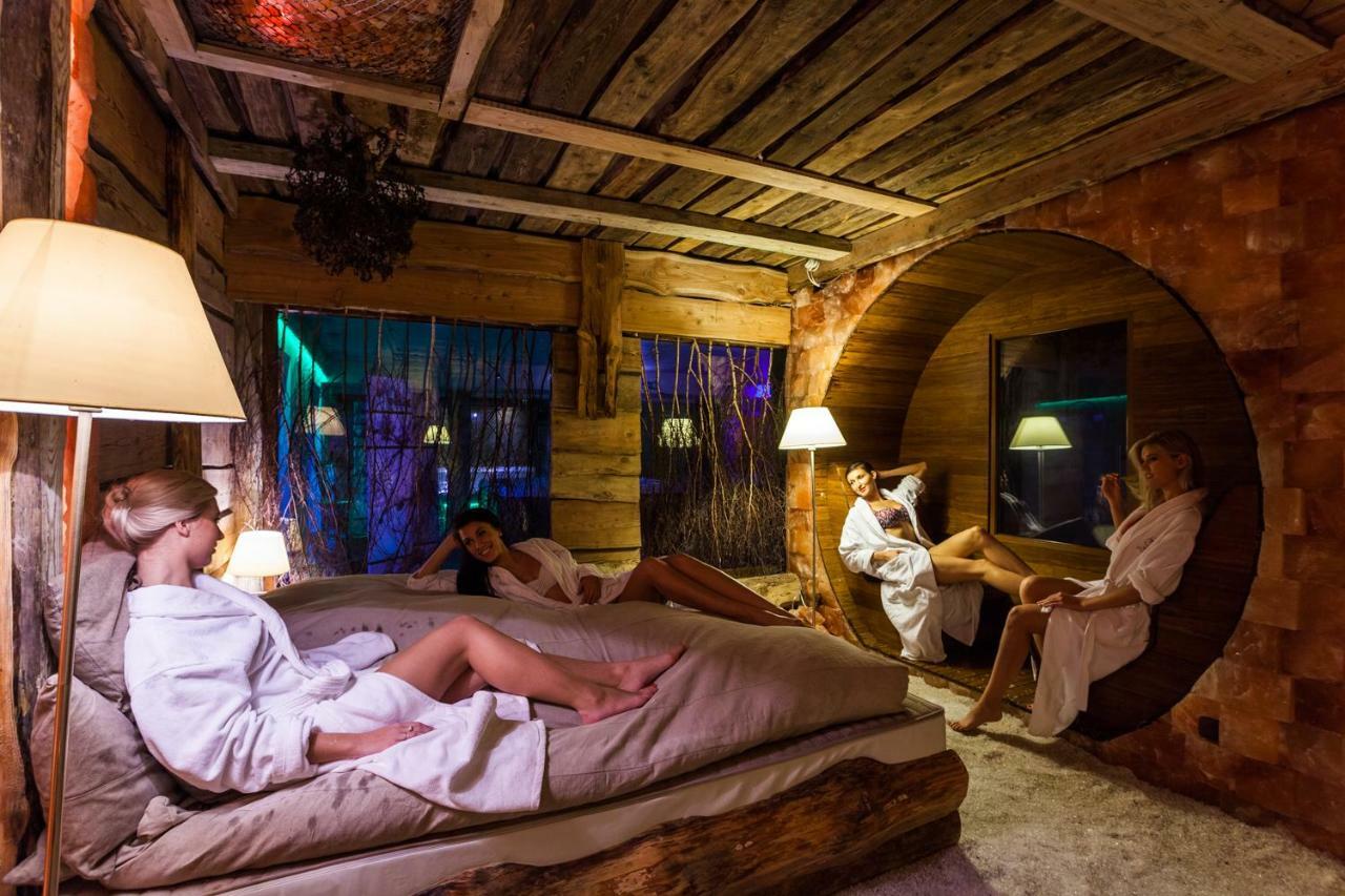 Hotel Albatros Serwy Екстериор снимка